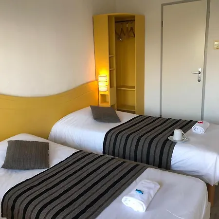 Couett'hotel Jean D'angely Hotel 2*